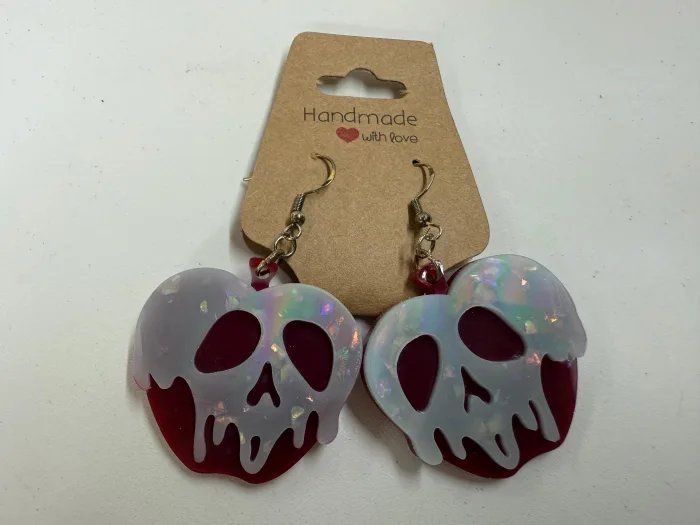 Poison Apple Skull Earrings | Handmade Resin Spooky Earrings | Pastel Goth | Witchy Jewelry | Fairycore | Halloween Earrings